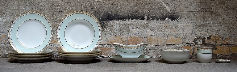 B & G, Bing & Grondahl Thorvaldsen, complet 4 person dinner service.