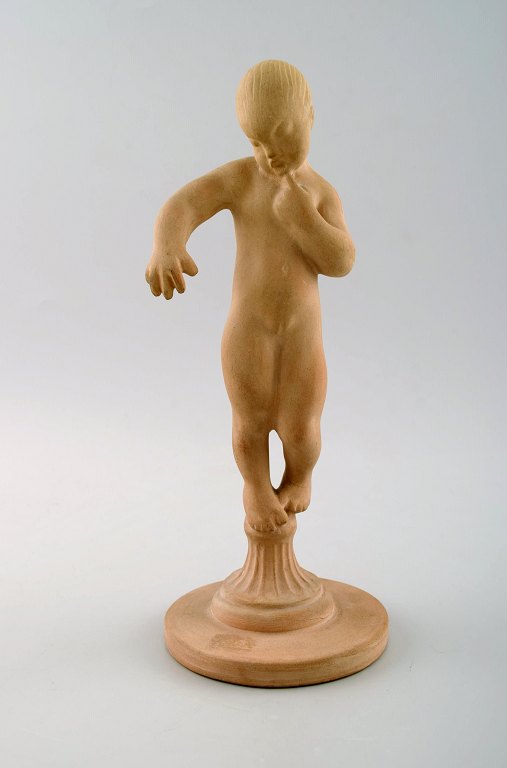 Kai Nielsen, b. Svendborg 1882, d. Frederiksberg 1924.Figure in earthenware. Signed HAK, Denmark. Manufactured by Kähler.