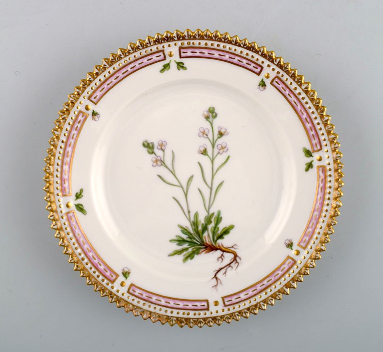 Royal Copenhagen flora danica desserttallerken.  