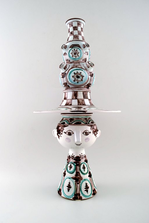 Bjørn Wiinblad : Tre-delt vase hånddekoreret i grønt og brunt lertøj, kvinde med hat.