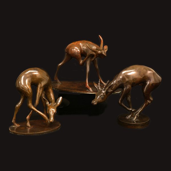 Jean Rene Gauguin, 1881-1961, Satz von drei Antilopen aus patinierter Bronze. Signiert mit Monogramm. L: 15-25cm. H: 16cm