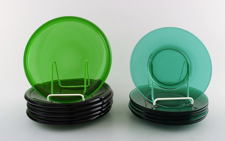 6+6 tallerkener/asietter i grønt kunstglas, Josef Frank.
