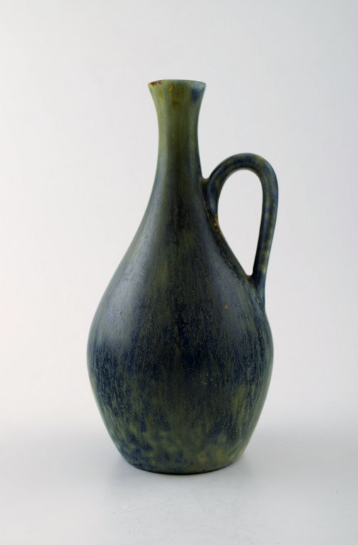 Carl Harry Stålhane, Rörstrand flaskevase med hank i stentøj. 
