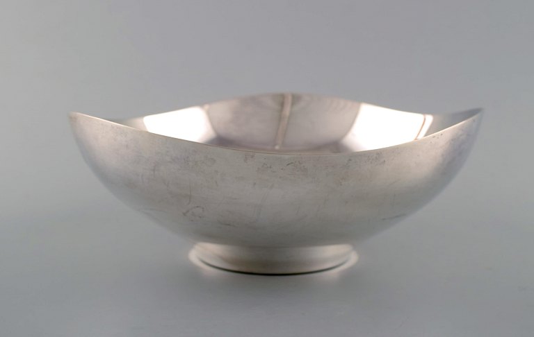 A. Dragsted. Modernistic bowl of sterling silver.