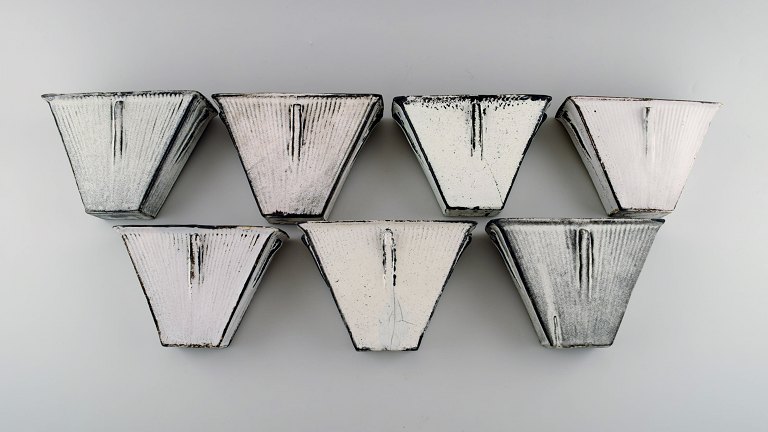 Kähler, Denmark, 7 glazed jardinere / flowerpot holders, 1930 s.Designed by Svend Hammershøi.