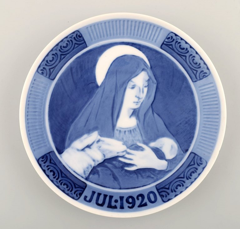 Royal Copenhagen, Christmas plate from 1920.