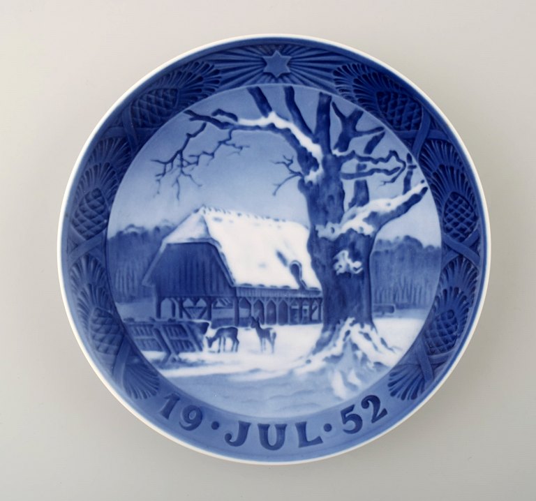 Royal Copenhagen, Christmas plate from 1952.