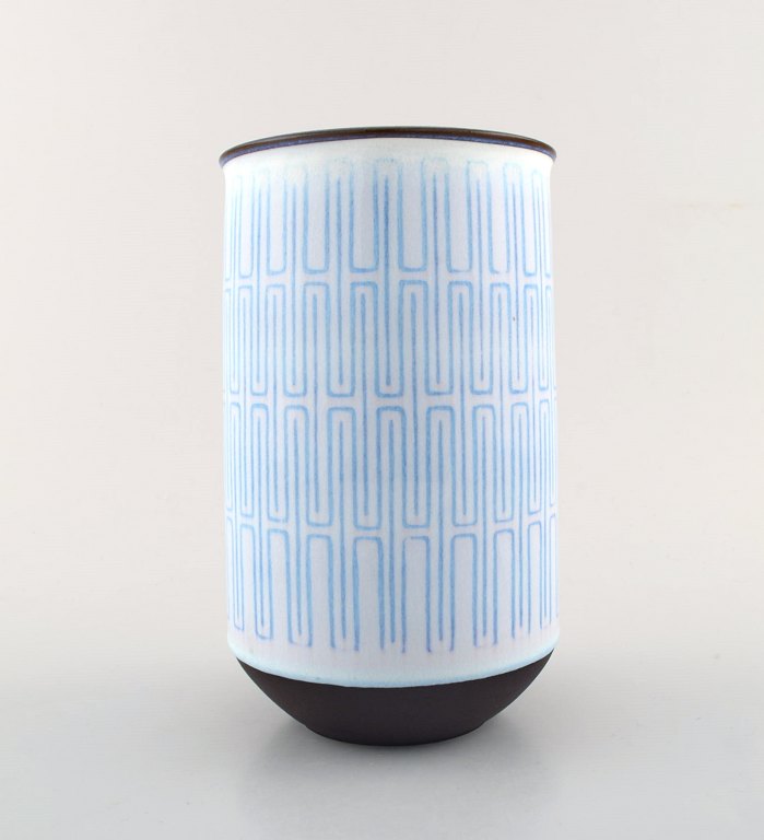 Aluminia fajance af Anni Jespersen for Royal Copenhagen. Thule Vase. 1962.