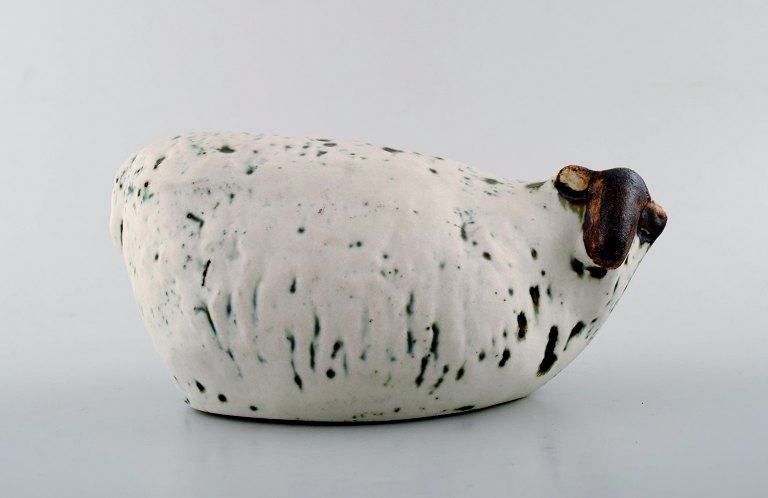 Henrik Allert for Pentik, Finland. Unique sheep in ceramics. Late 1900s.