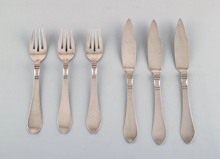 Georg Jensen Continental (antik) sterling silver. 3 set of fish cutlery in all silver.