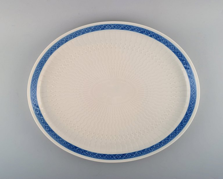 Blå Vifte Royal Copenhagen porcelæn spisestel. Kongelig porcelæn.Serveringsfad nr. 11557.