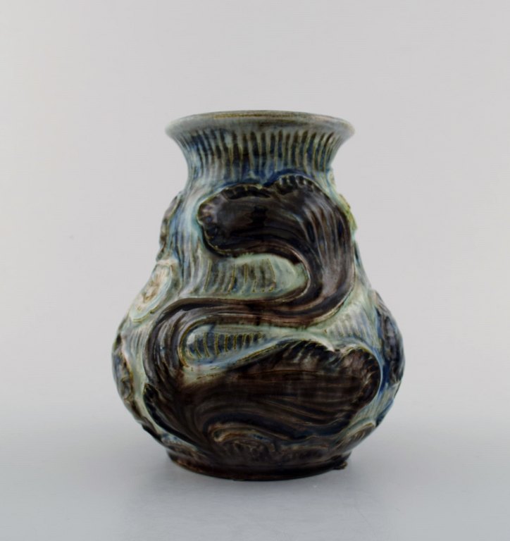 Møller & Bøgely, Art nouveau pottery vase of glazed ceramics. Ca. 1920 s.