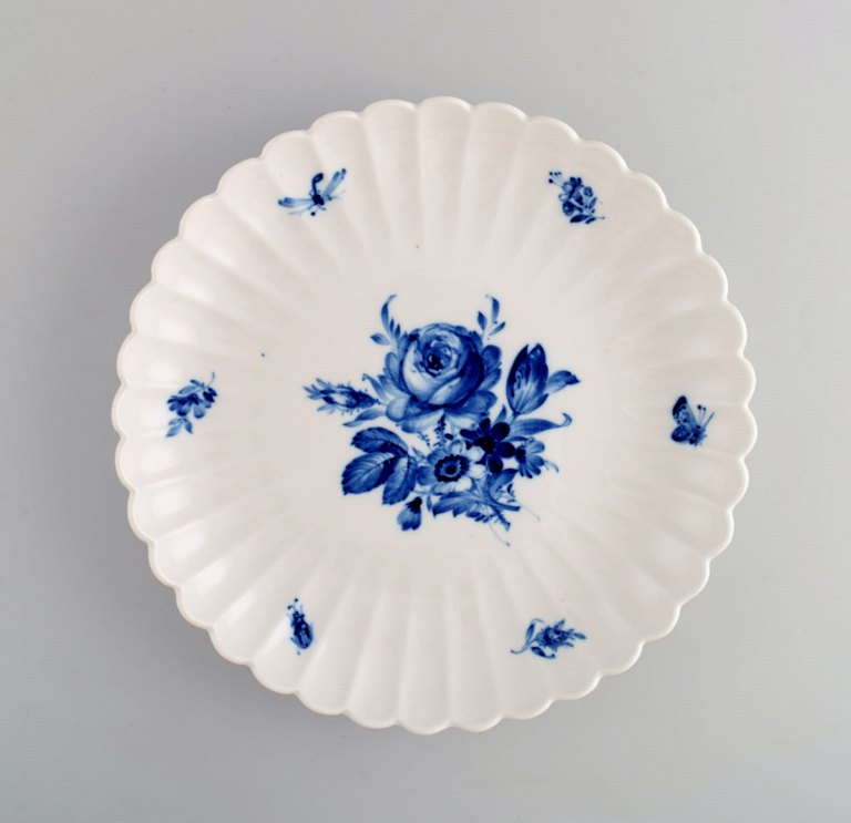 Meissen løgmønstret lav riflet porcelænsskål. Ca. 1920.