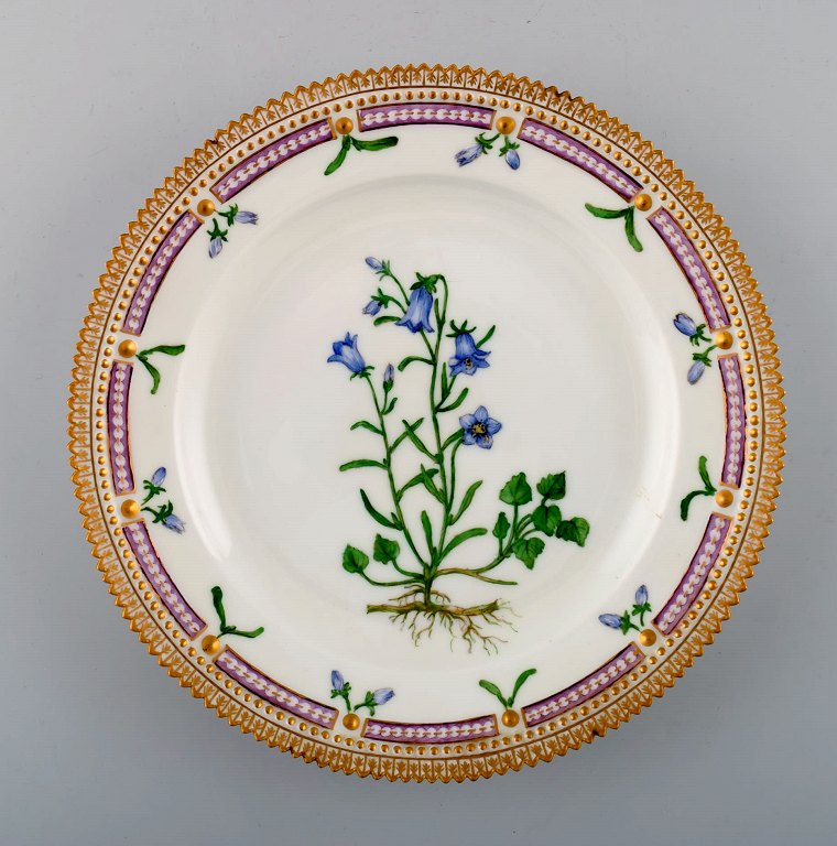 Royal Copenhagen flora danica lunch plate.Model number 20/3550.