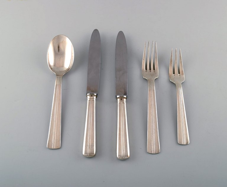 Ercuis Art deco middagsservice i sølvplet.