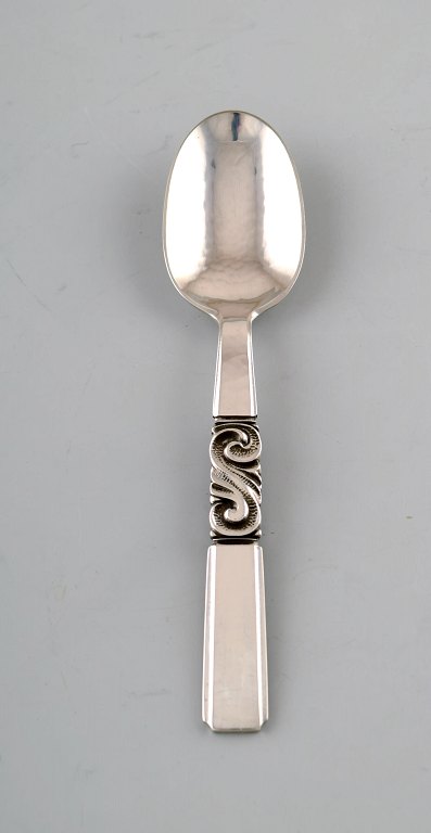 Georg Jensen. Bestik, Saga nr. 22, hammerslået Sterlingsølv. Teske. 4 stk på lager.