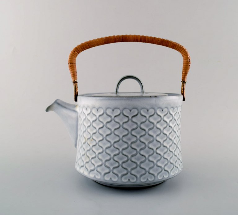 Bing & Grondahl. Tea pot with handle in wicker work.