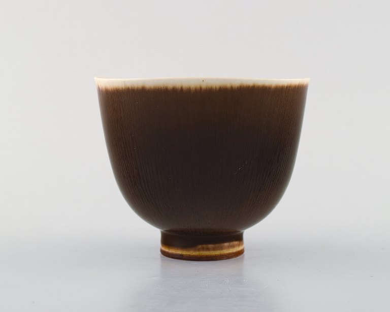Berndt Friberg Studio ceramic bowl. Modern Swedish design.Unique, handmade. Fantastic glaze brown shades. 1956.