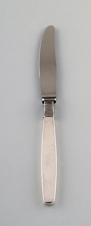 Franz Hingelberg, Denmark. Lunch knife in modernist style. Sterling silver. Danish design, ca. 1950.