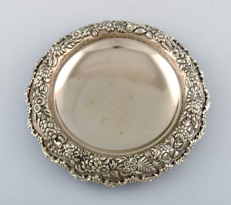 Tiffany & Company (New York). Magnum champagne flaskebakke i sølv med bladdekoration. 1920/30