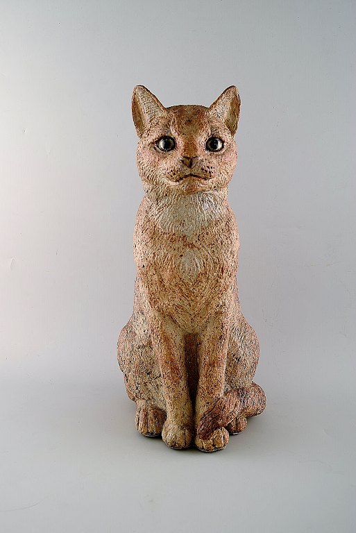 Gudrun Lauesen (1917-2002) for Royal Copenhagen. Large rare ceramic sculpture in red clay. Cat. "Caesar". Ca. 1970.
