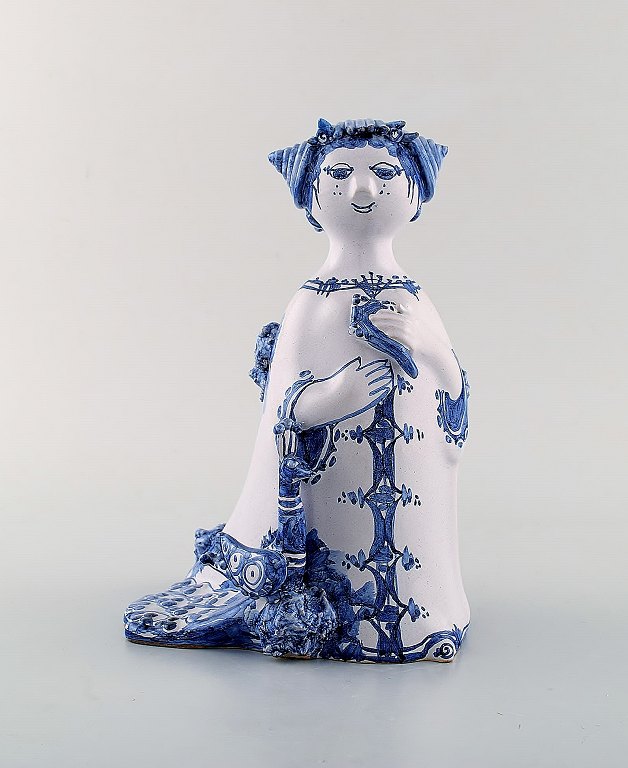 Bjørn Wiinblad unique ceramics figure. Aunt.Model M 16.