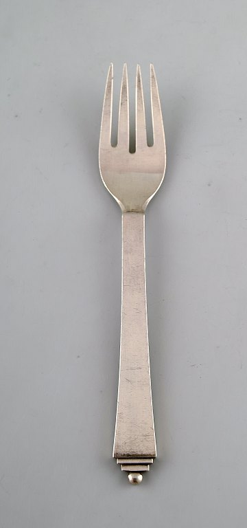Georg Jensen Pyramide fiskegaffel i sterlingsølv. Designet af Harald Nielsen 1933-44.