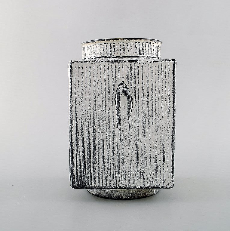 Svend Hammershøi for Kähler, HAK. Vase i glaseret stentøj. Smuk gråsort dobbeltglasur. 1930/40