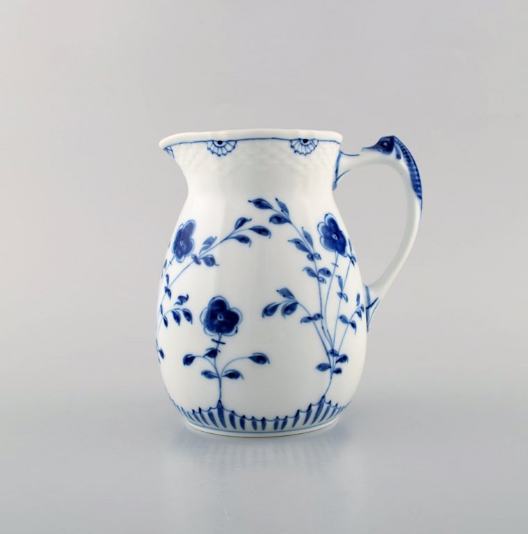 Bing & Grøndahl / B&G, "Sommerfugl". Kande i håndmalet porcelæn.Modelnummer: 85.