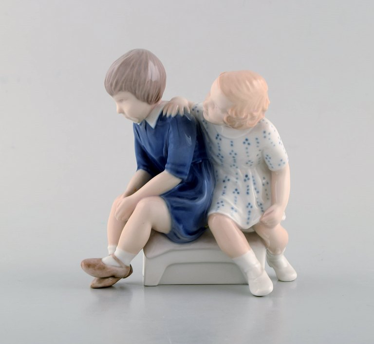 Bing & Grøndahl porcelænsfigur. "Fornærmet", modelnummer: 2261.