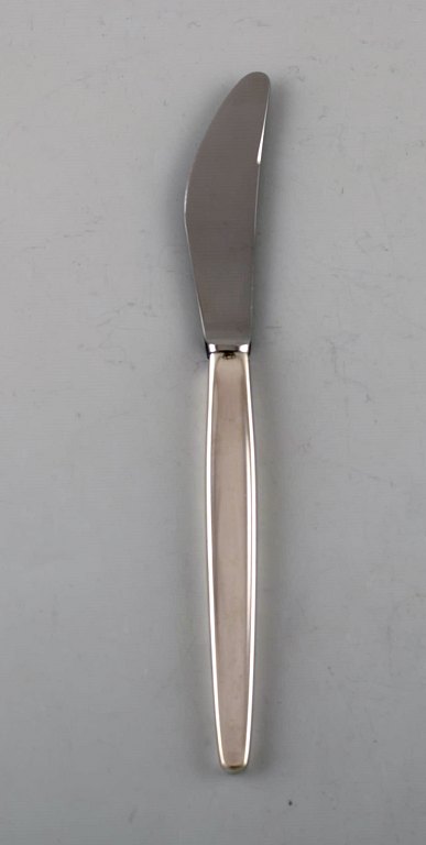 Tias Eckhoff for Georg Jensen. "Cypress" lunch knife in sterling silver and stainless steel.