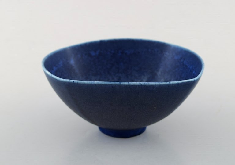 Berndt Friberg for Gustavsberg. "Selecta" bowl in glazed ceramics.Beautiful blue eggshell glaze. 1960