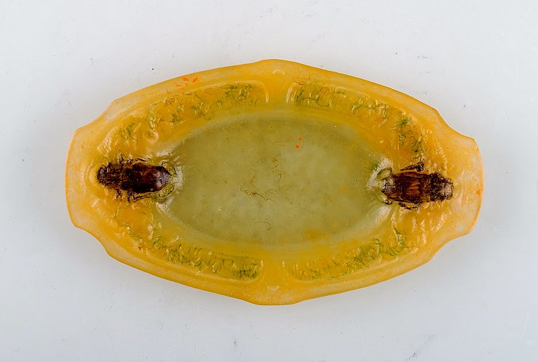 Amalric Walter (1870-1959) for Nancy. Early art nouveau pâte-de-verre bowl decorated with beetles. Museum quality, approx. 1920.