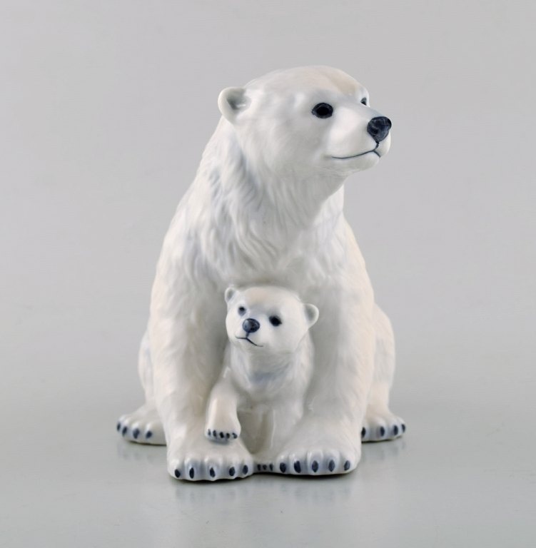 Allan Therkelsen for Royal Copenhagen. Rare porcelain figurine model 353. Polar bear mother with young cub.
