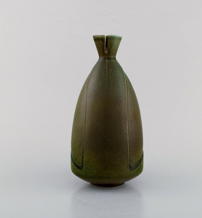 LÖVA - Gustavsberg - Gabi Citron- Tengborg. Vase i glaseret keramik med åben munding. Smuk solfatara glasur. 1950