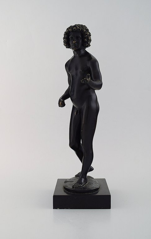 Large bronze sculpture depicting Paris in the Iliad from greek mythology. Ca. 1900.