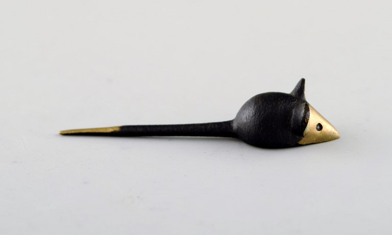 Walter Bosse, Austrian artist and designer (b. 1904, 1974) for Herta Baller. "Black gold line" mouse in bronze. 1950