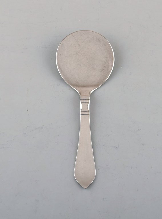 Georg Jensen Continental (Antik) serveringsspade i hammerslået helsølv. Sterlingsølv. Dateret 1933-44. 