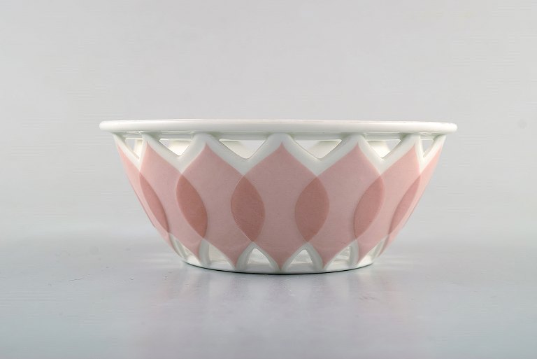 Bjørn Wiinblad for Rosenthal. "Lotus" porcelain service. Pierced bowl decorated with pink lotus leaves. 1980