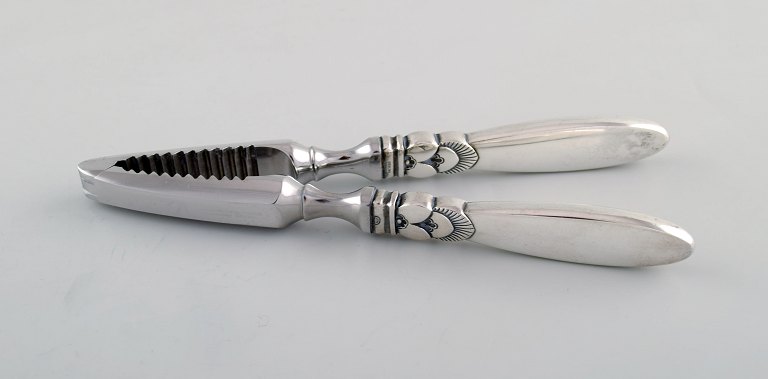 Sjælden Georg Jensen "Kaktus" nøddeknækker i sterlingsølv og rustfrit stål.