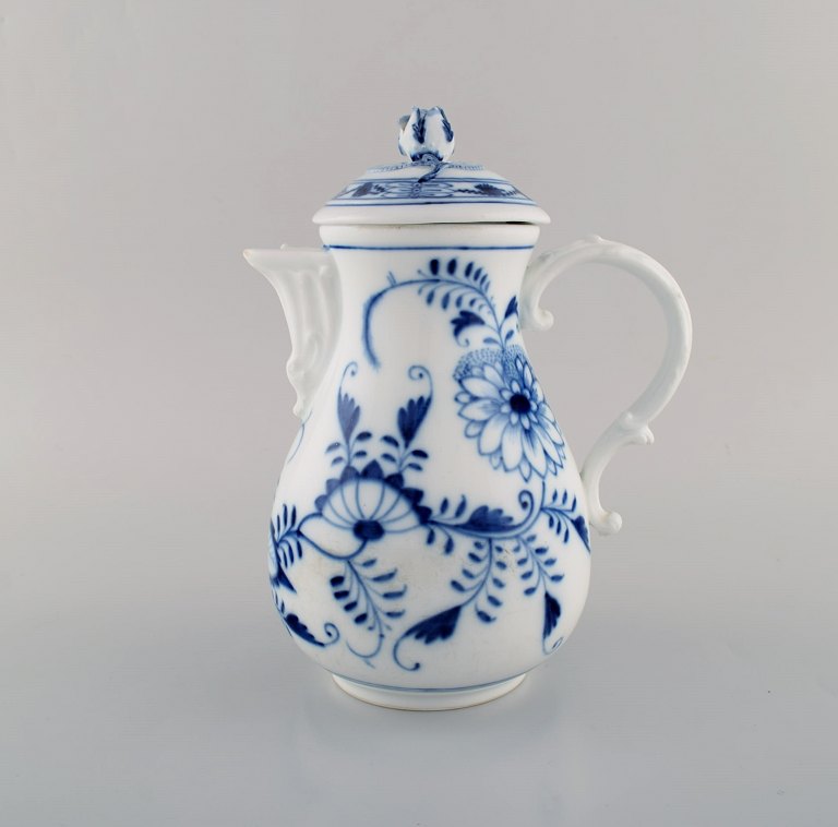 Antik Meissen "Løgmønstret" kaffekande i håndmalet porcelæn. Tidligt 1900-tallet.