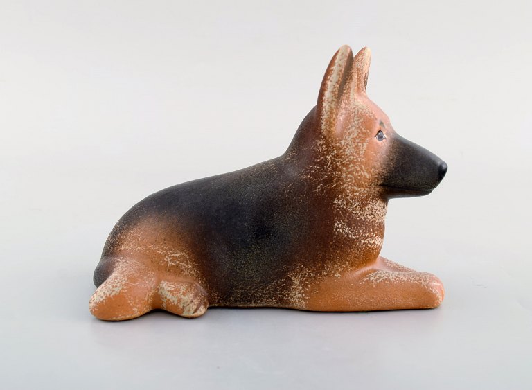Lisa Larson for K-Studion/Gustavsberg. Schæferhund i glaseret keramik. Sent 1900-tallet.