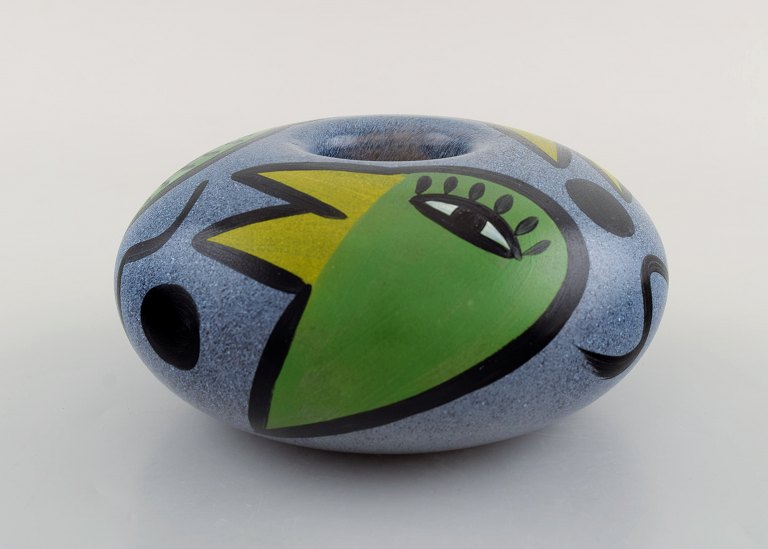 Ulrica Hydman Vallien for Kosta Boda. Large candlestick in mouth-blown art glass with bird motifs. Swedish design, 1980