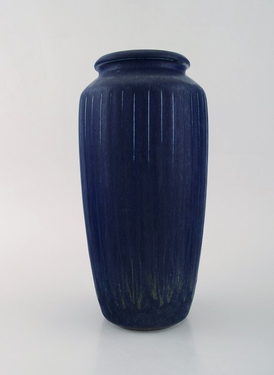 Eva Stæhr-Nielsen for Saxbo. Stor vase i glaseret keramik. Smuk glasur i blå nuancer. 1940/50
