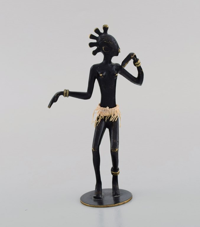 Karl Weiler, Pforzheim, Germany. Nude "Negresse" sculpture in bronze with grass skirt. 1940