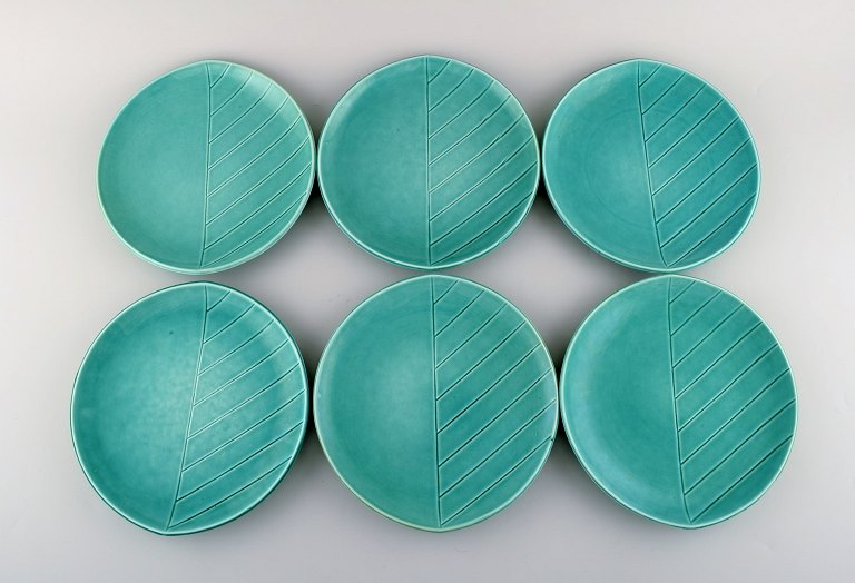 Carl-Harry Stålhane for Rörstrand. Six California bowls / dishes in glazed ceramics. Beautiful glaze in light green shades. 1950