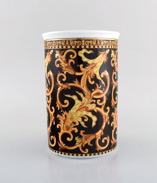 Gianni Versace for Rosenthal. Barocco vase in porcelain with gold decoration. Late 20th century.