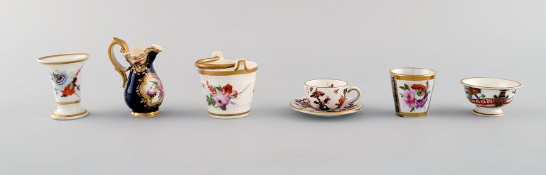 Chamberlain Worcester m.fl. Seks antikke miniaturer i håndmalet porcelæn. 1800-tallet.  