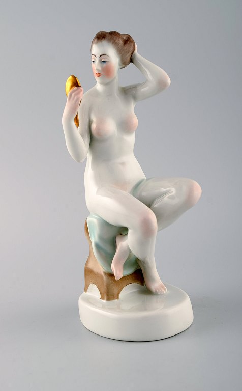 Herend, Hungary. Art deco figure in hand-painted porcelain. Girl with mirror. 1940