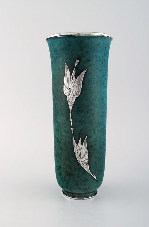 Wilhelm Kåge for Gustavsberg. Rare argenta art deco ceramic vase decorated with birds in silver inlay. Sweden 1940